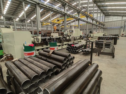 0.8 মিমি / র রা 0.037 আল্ট্রা প্রশস্ত গাইড রেল ডিজাইনের সাথে স্কিভিং রোলার বার্নিং মেশিন